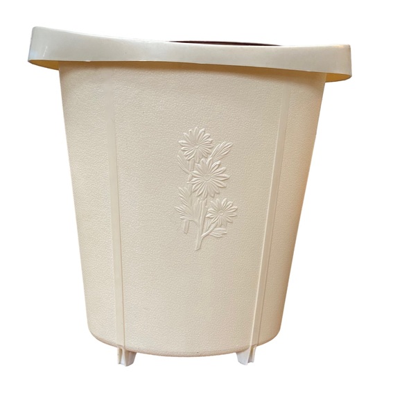 Vintage Trash Can - Picture 3 of 8